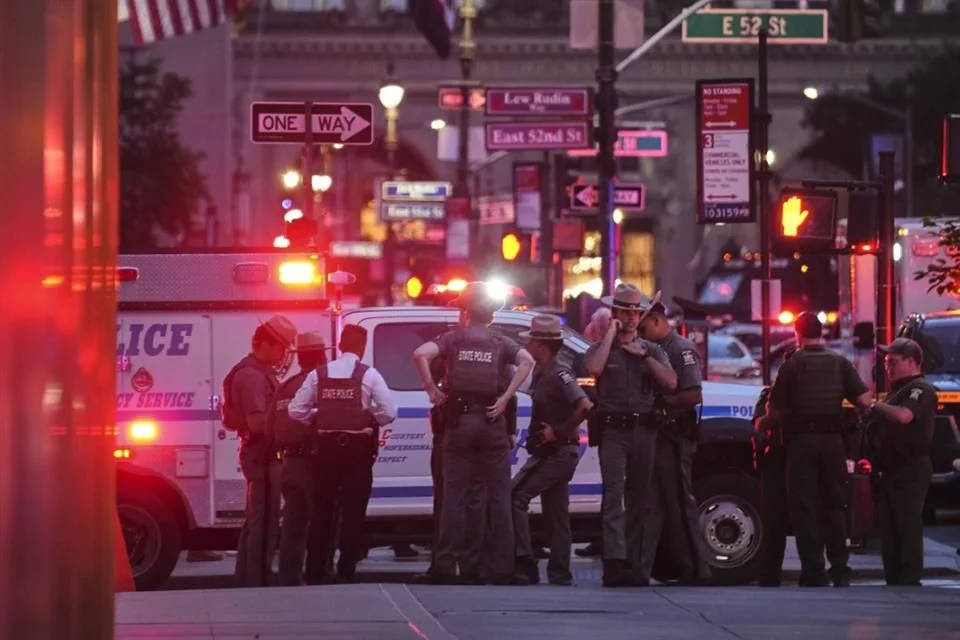 Tiroteo en Manhattan deja dos heridos; autoridades confirman que el agresor está muerto