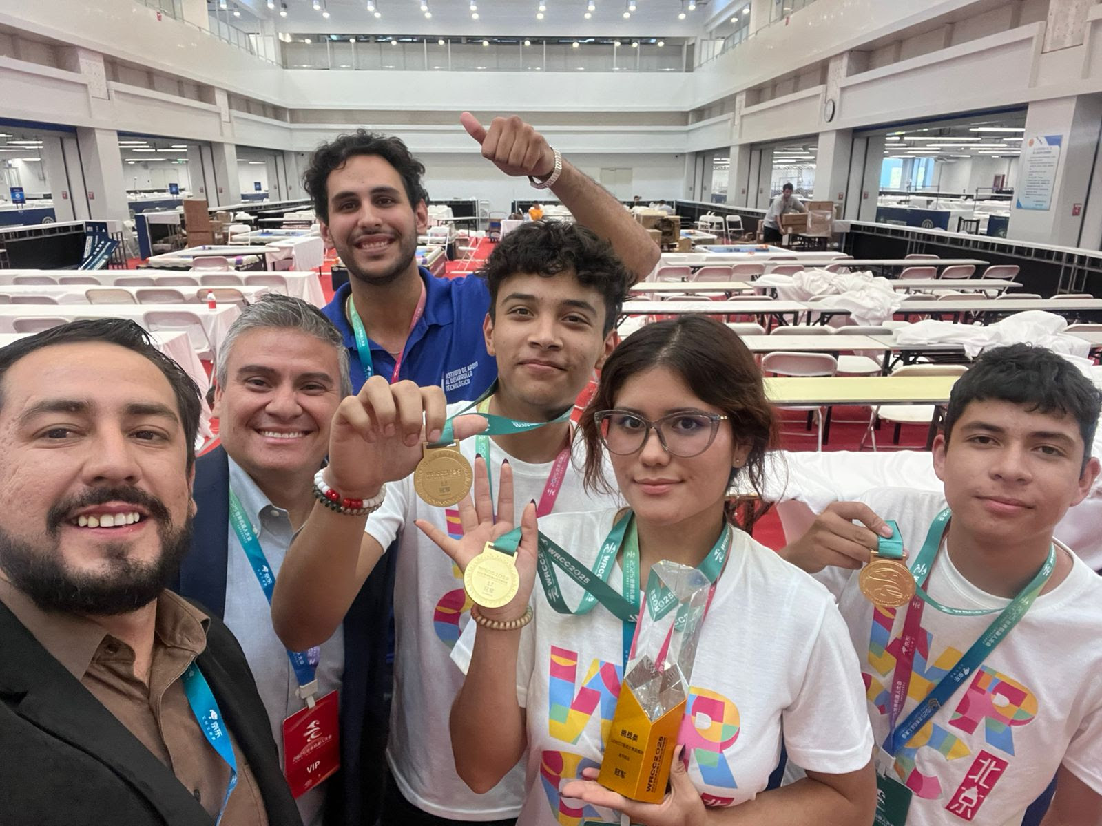 Chihuahua se corona Campeón Mundial en Robótica en Beijing, China