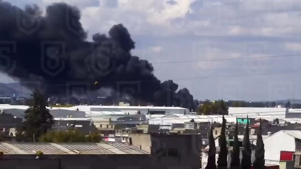 Siete muertos, el saldo tras caída de jet privado ejecutivo cerca del aeropuerto de Toluca