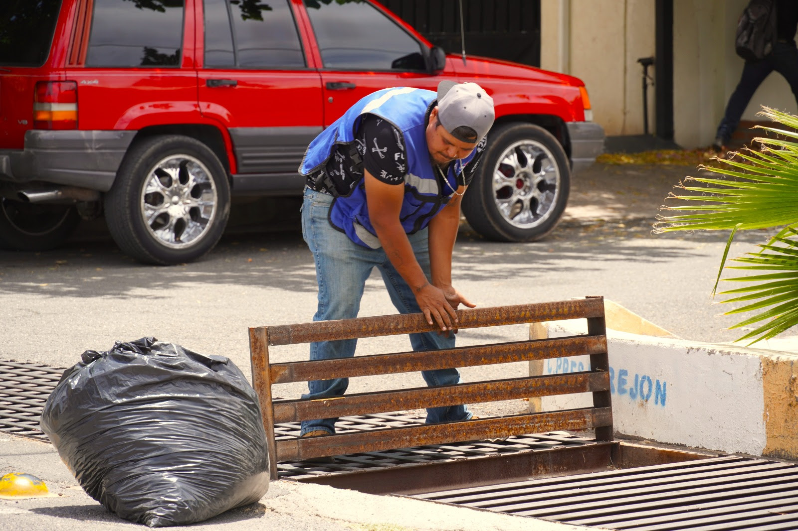 Atiende Municipio rejillas previo a temporada de lluvias para evitar inundaciones