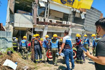 Un mortal terremoto azota Filipinas en el primer día de clases