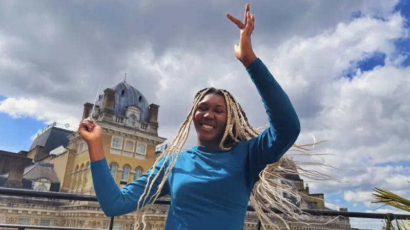 «Miraba dónde vivía y pensaba ¿cómo eso va a pasar?»: el inesperado éxito de Yudi Heredia, la música cubana que conquistó a Rosalía y dirige la orquesta del Lux Tour