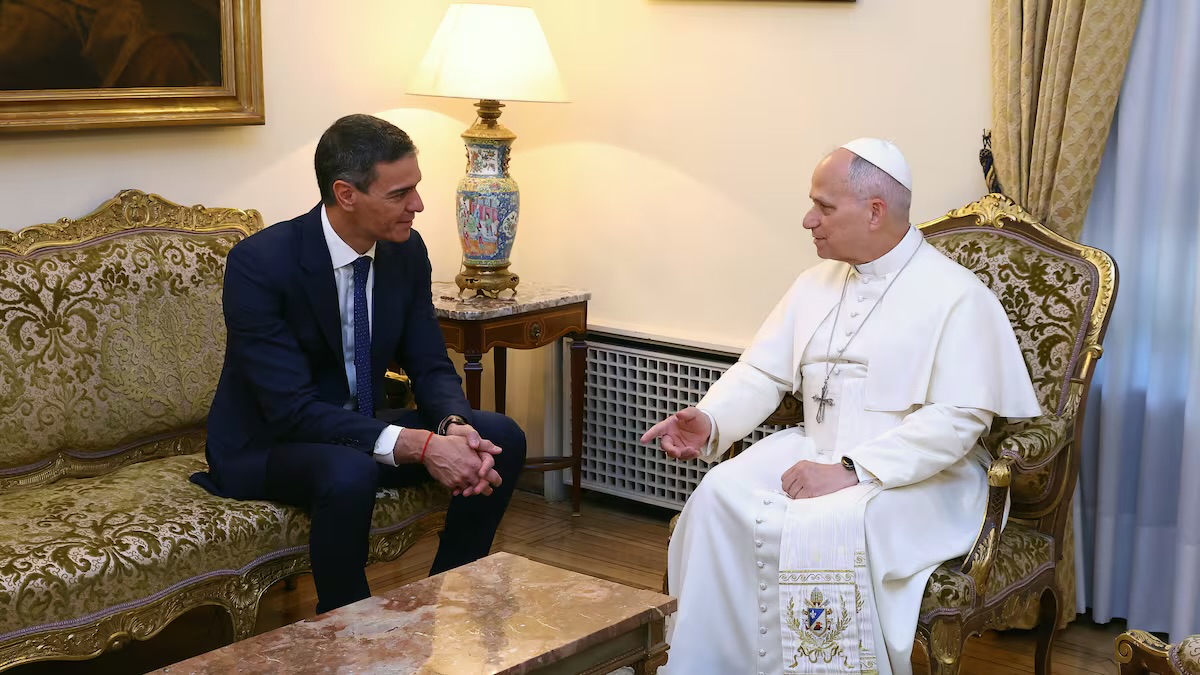 El Gobierno recibe como un balón de oxígeno el discurso del Papa sobre inmigración y la guerra