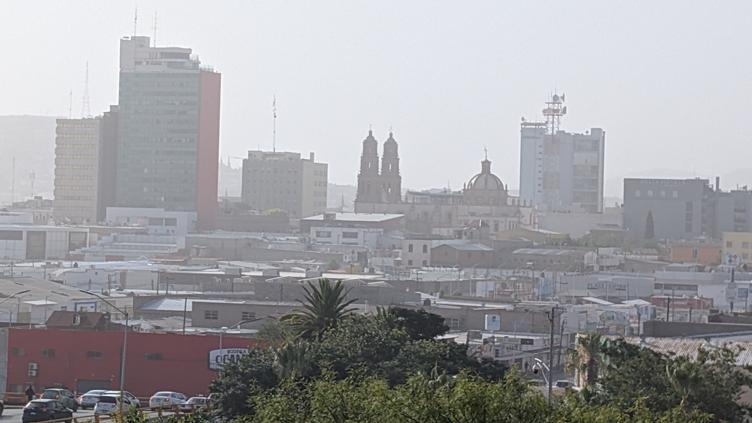 Amanece Chihuahua bajo espesa capa de contaminación