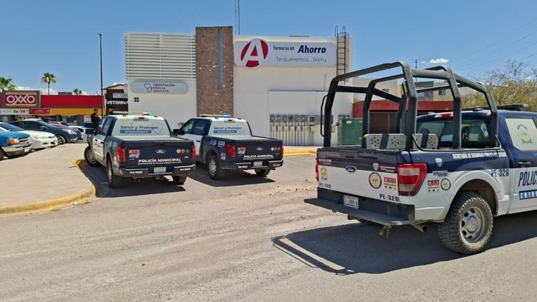 Dejan cartucho de «cuerno de chivo» en farmacia de la Tomás Valles