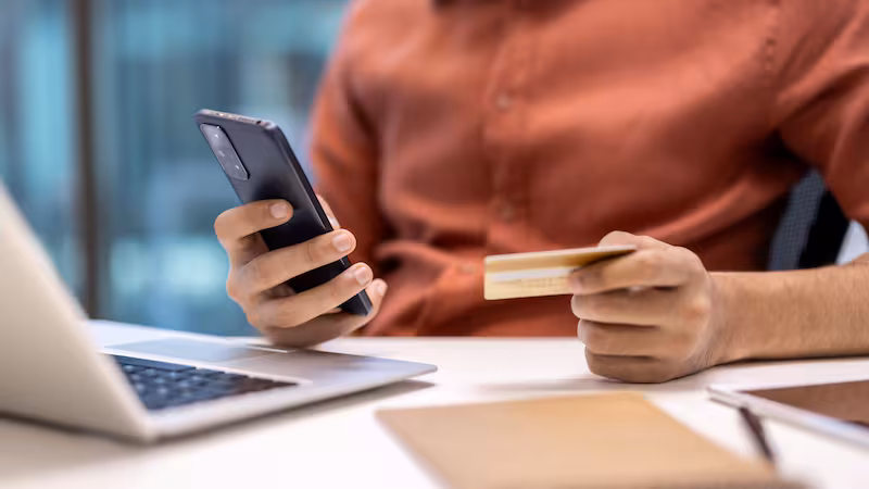 ¿Adiós al Buró de Crédito? Por qué tu comportamiento en internet vale más que tu historial bancario